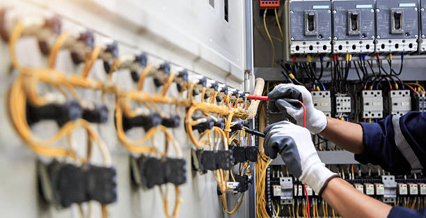 Professional Electrician technician working in Mona, UT